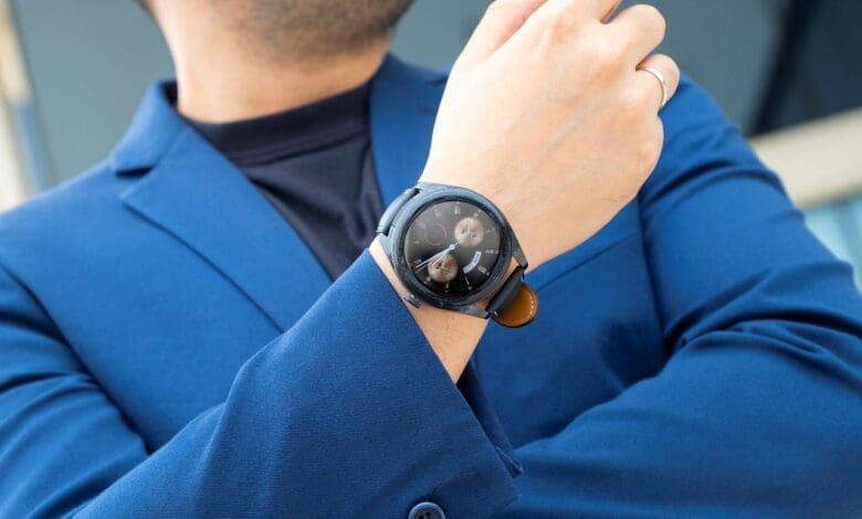 ساعة HUAWEI WATCH Buds